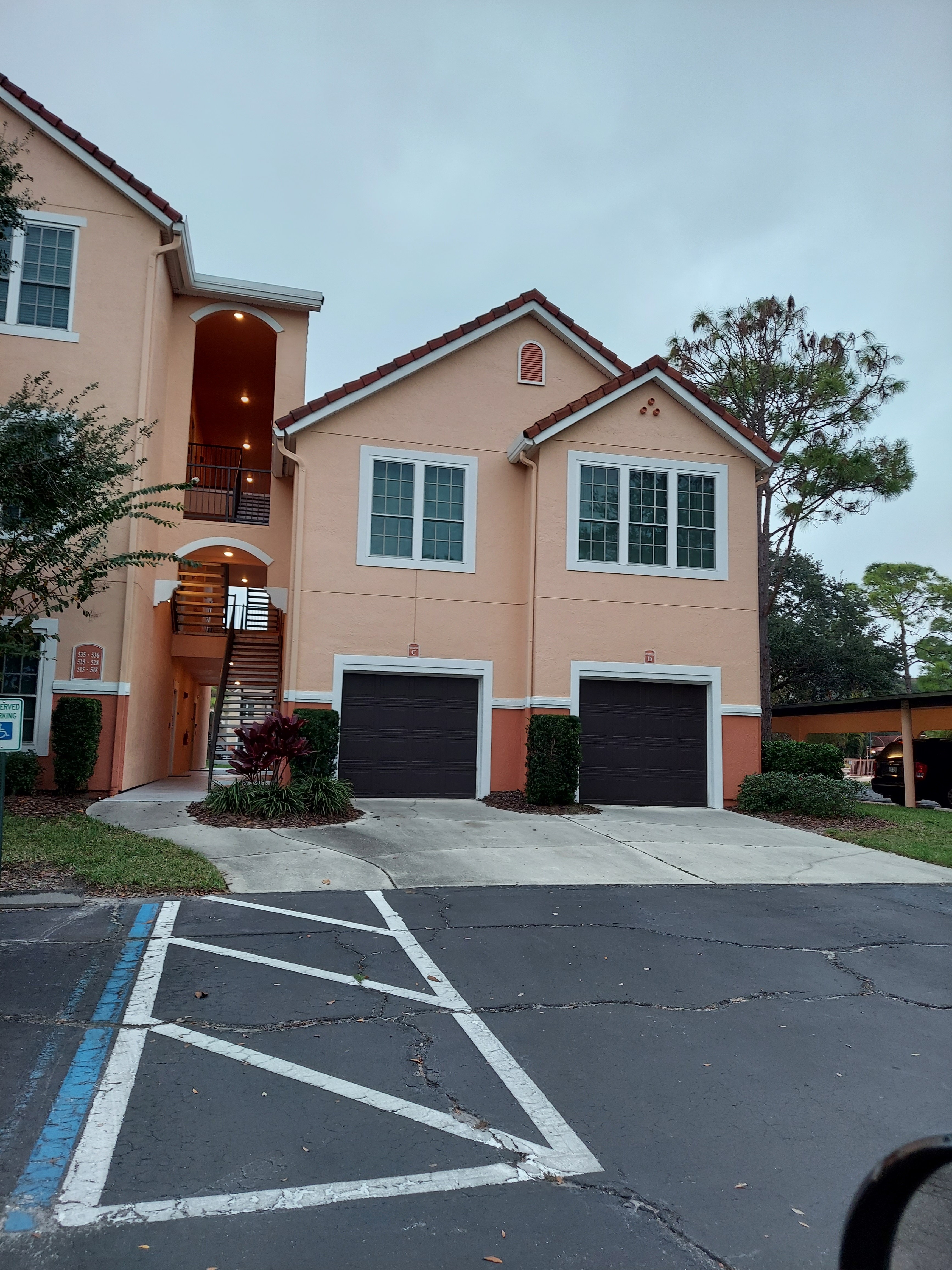 Exterior of 4166 Central Sarasota Parkway